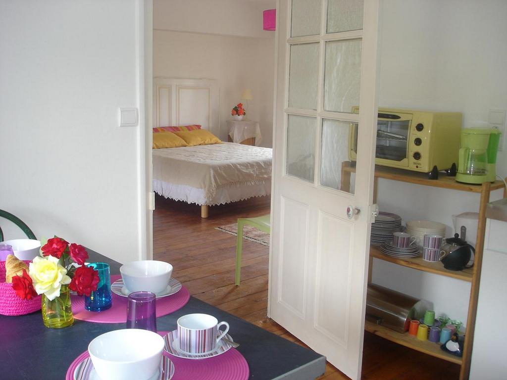 Les Longchamps Bed and Breakfast Neuillé Eksteriør billede