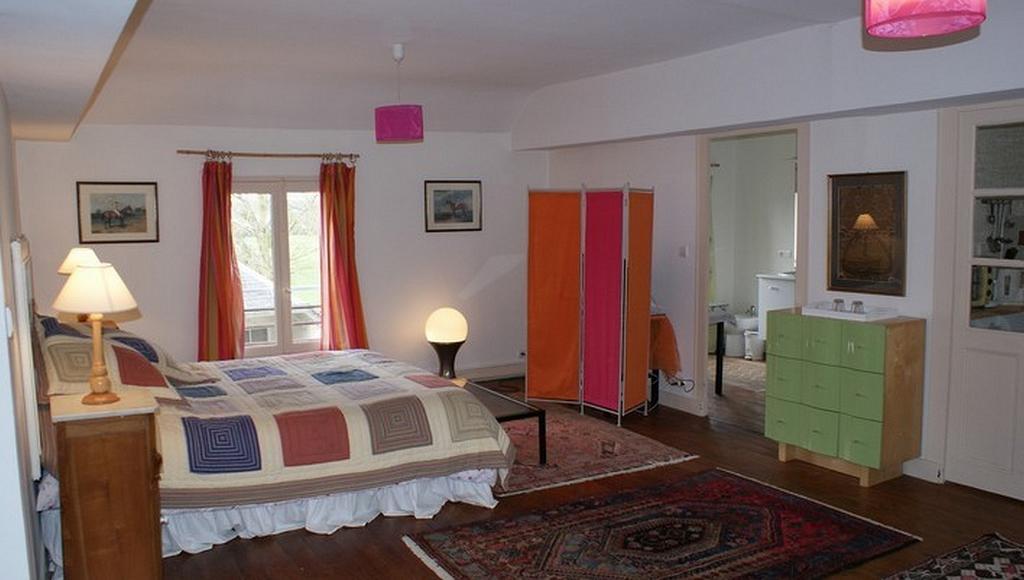 Les Longchamps Bed and Breakfast Neuillé Eksteriør billede