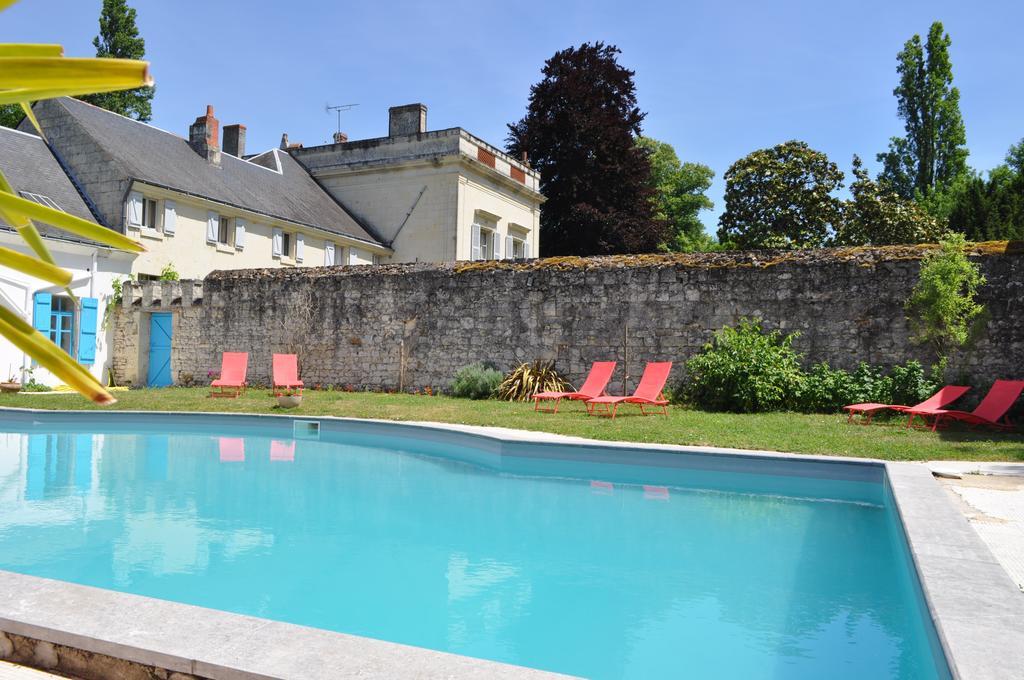 Les Longchamps Bed and Breakfast Neuillé Eksteriør billede