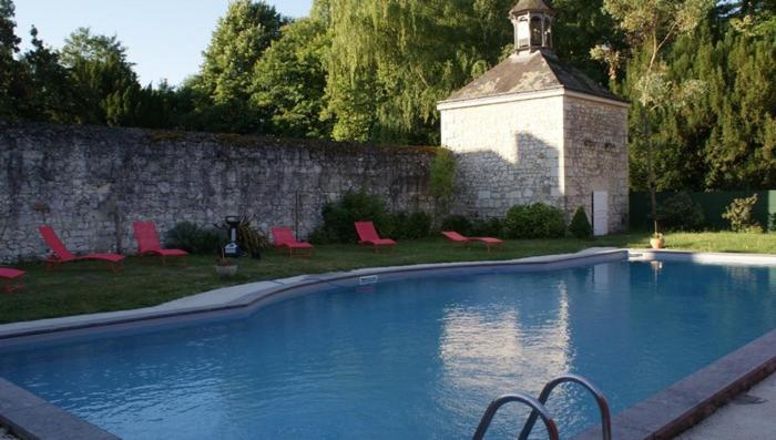 Les Longchamps Bed and Breakfast Neuillé Eksteriør billede