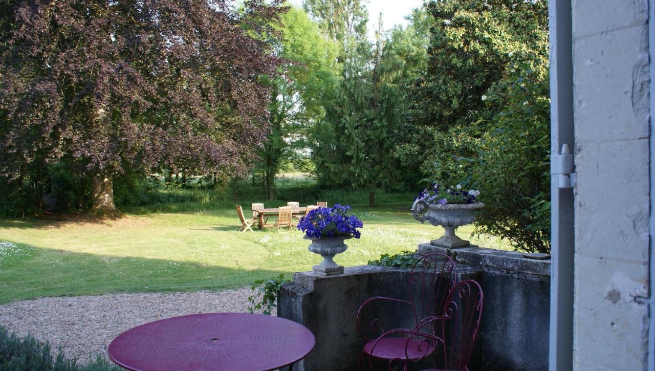 Les Longchamps Bed and Breakfast Neuillé Eksteriør billede